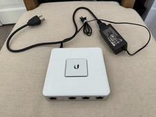 Ubiquiti UniFi Security Gateway USG UniFi Cloud Key Gen1 UC-CK Bundle