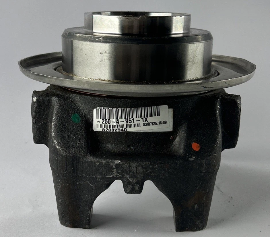 SP 250 4 951 1X End Yoke Assembly photo 1