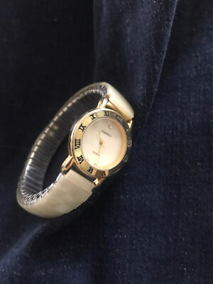 Beautiful Vintage White Shell Mother of Pearl Quartz Women display picture 2