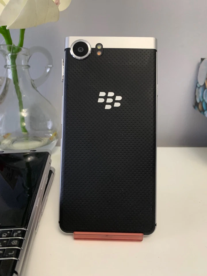 BLACKBERRY KEYONE (DESBLOQUEADO + ANDROID) COMO NUEVO 32 GB + ¡Astilla!!! Foto 3 de 4