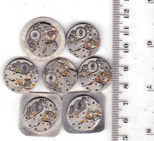 Lot De 35 Cadrans De Montres Vintage - Marques Zarja, Poljot, Etc. - Pour Art Steampunk Ou Pièces - Occasion
