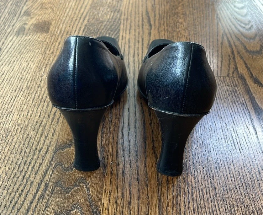 ESCADA Tacones Puntera Cuadrada Mujer EU 40 US 9 Cuero Negro Dorado Acento Bomba Clásico Foto 4 de 4