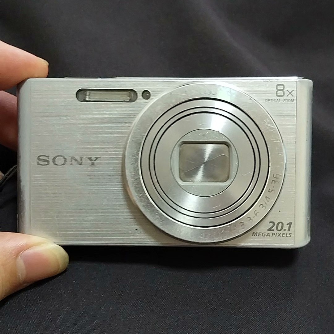 Sony DSC-W830 Cyber-Shot 20.1MP 8x Optical Zoom Digital Camera