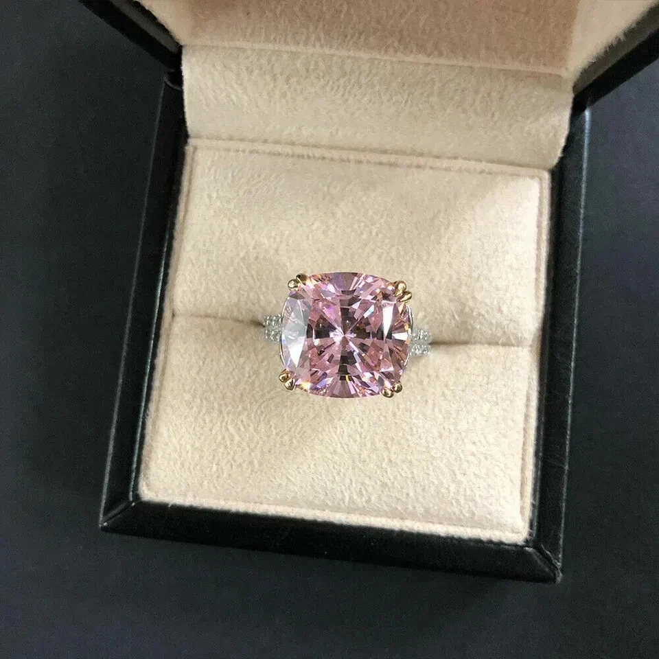 Anillo de compromiso de diamantes rosados de corte cojín creado en laboratorio de 3,50 quilates de oro blanco de 14 quilates Fn Foto 2 de 4