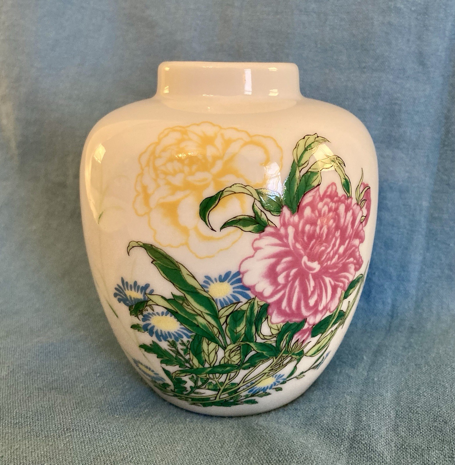 Vintage Peony Ginger Jar Chinoiserie Decor Floral Vase 4.25” (no lid)