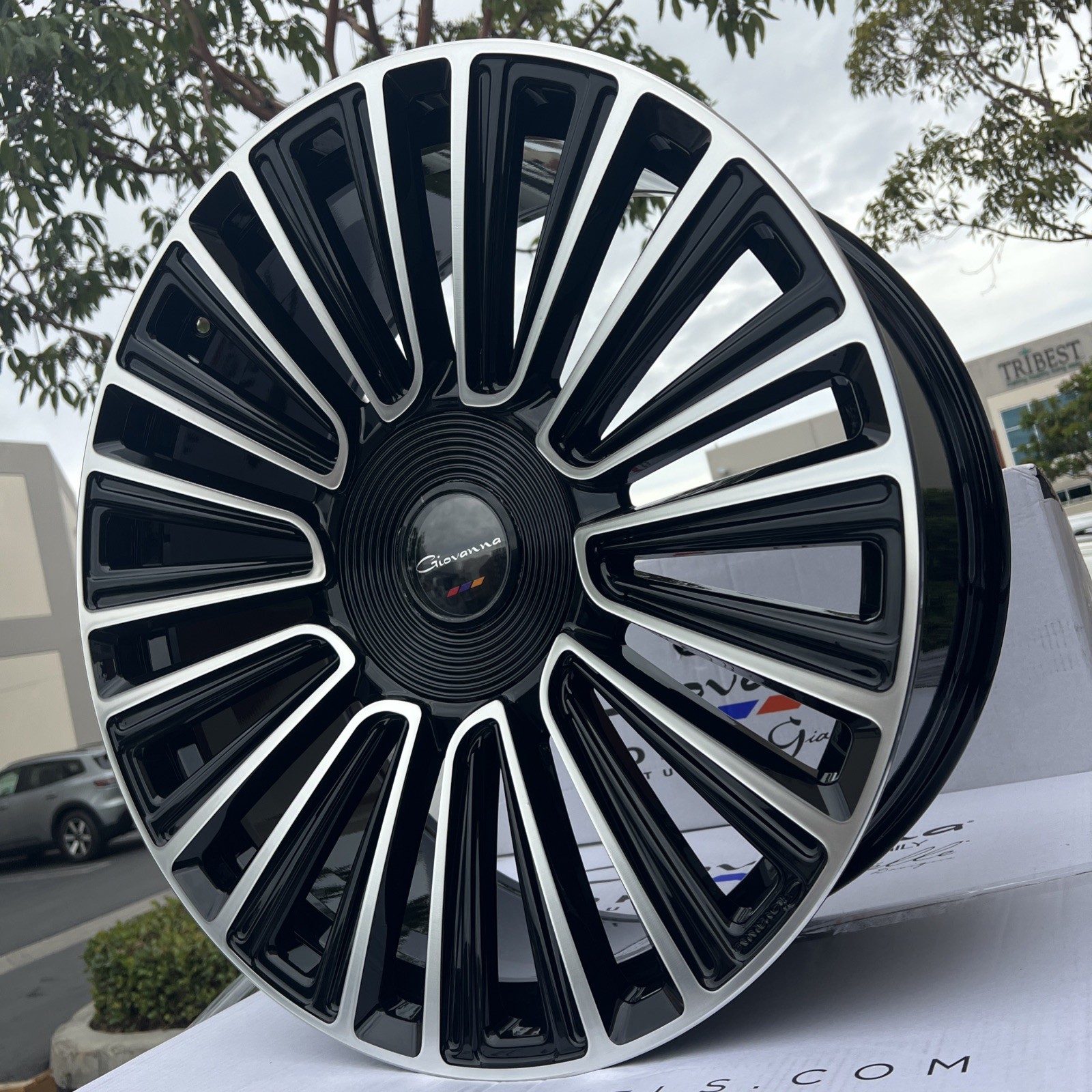 4) 24X10 GIOVANNA TRENTO MACHINE BLACK (5X120) RANGE ROVER ROLLS ROYCE CAMARO SS