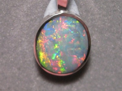 Roter mehrfarbiger Opal Anhänger - massiver australischer Edelsteinopal - Sterlingsilber