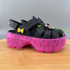 Crocs Kuromi My Melody Hello Kitty Womens Size 7 Stomp Sandals Black Pink NEW
