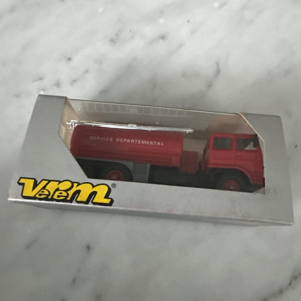 VEREM V117 'RENAULT CITERNE POMPIERS DEPARTAMENTO DE SERVICIO CAMIÓN DE BOMBEROS' 117. CAJA Foto 2 de 2