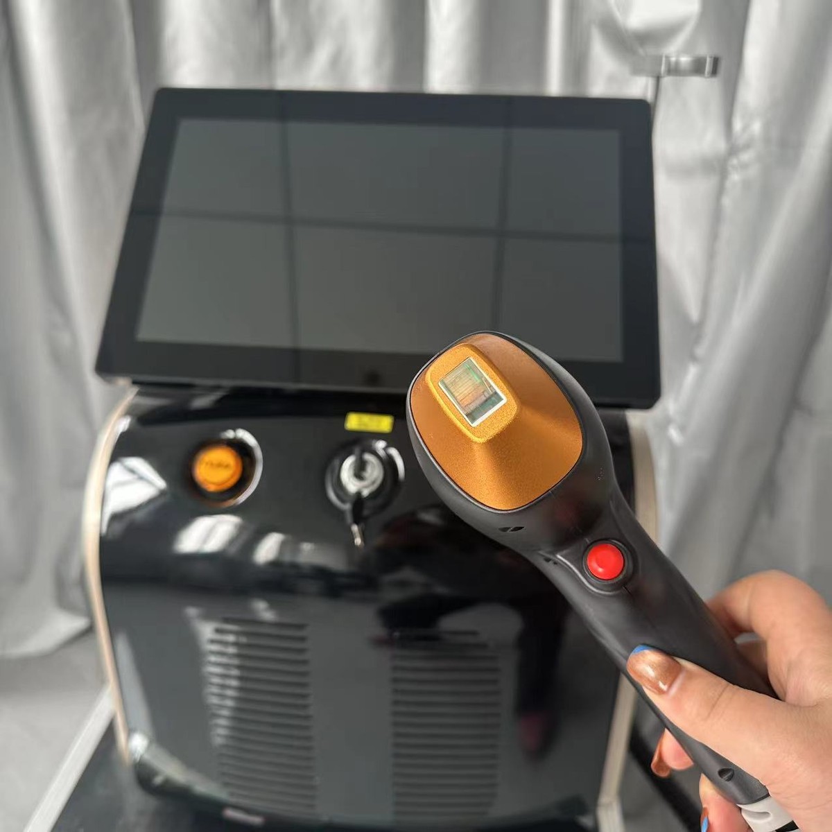 サボてんOnTheScrew I.C.E TITANIUM U24° Soprano Titanium Special Edition | Hair Removal Solution | Alma