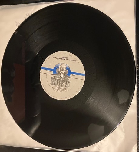 Kreator - Out Of The Dark 6W 44267 Heavy Metal Vinyl Record 1988 NM RARE! - Picture 3 of 9