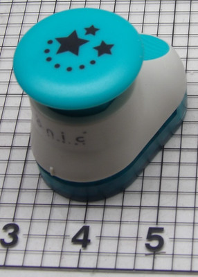 Tonic Studios Stars Dots Border Edge Boot Paper Punch