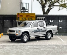 ZD Masdi 1:64 Silver 1994 Hilux LN107 Cab Pickup Truck Model Diecast Metal Car