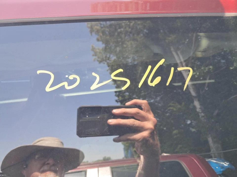 Used Washer Fluid Reservoir fits: 2018 Nissan Titan xd  Grade A Foto 2 de 4