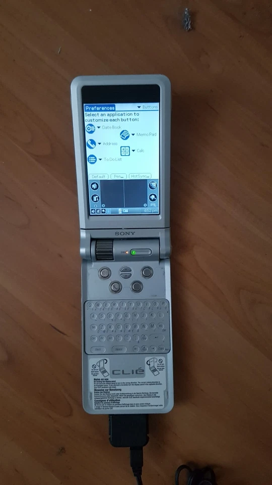 Sony Clie Nr70v PDA Handheld Boxed With Extras - Image 3 of 4