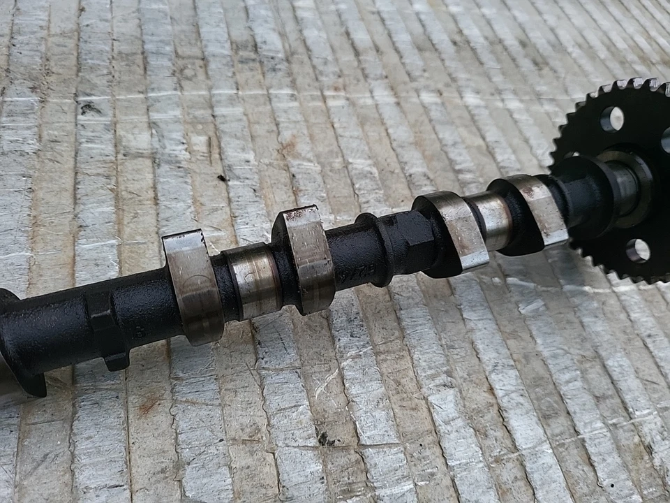 Par de árboles de levas Ford Ranger 2002 2,3 usados con engranajes Foto 4 de 4