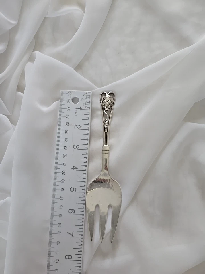 Tenedor para servir Georg Jensen Dinamarca #72 uvas de plata de ley de 7" Foto 3 de 4