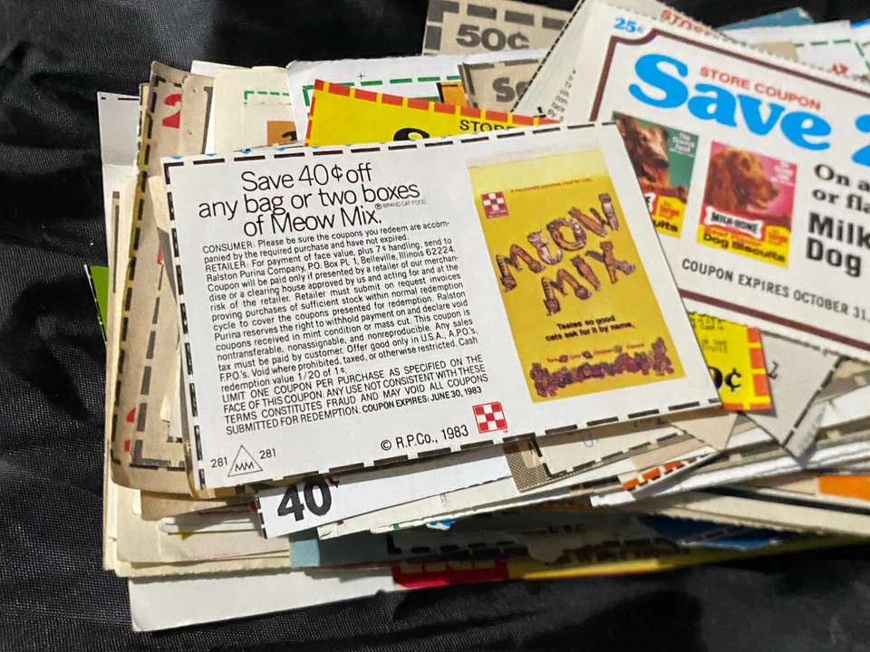 Lote de más de 150 cupones de comida vintage vencidos para mascotas perros y gatos 1983-84 Foto 2 de 3