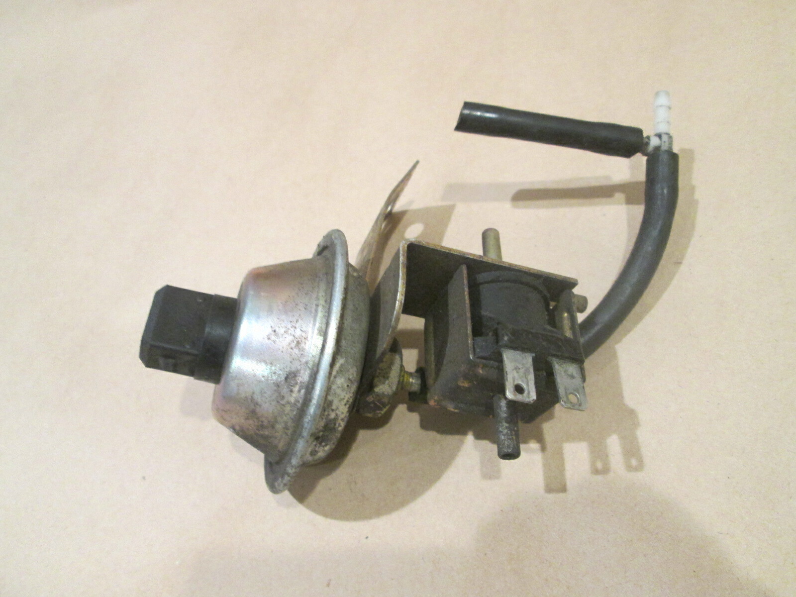Ferrari Testarossa -  Pressure Switch & Solenoid Valve  - PN 121748 - 121782