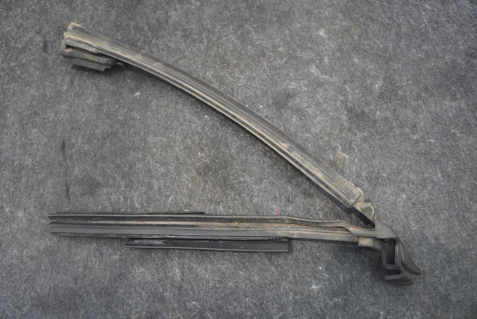 Bentley Continental GT 2016 REAR+LEFT Weatherstrip P/N 3W7867415L