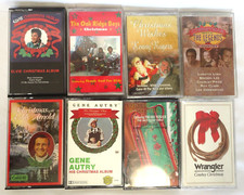 Mixed Preowned Cassette Lot: COUNTRY MUSIC CHRISTMAS THEME - VGUC