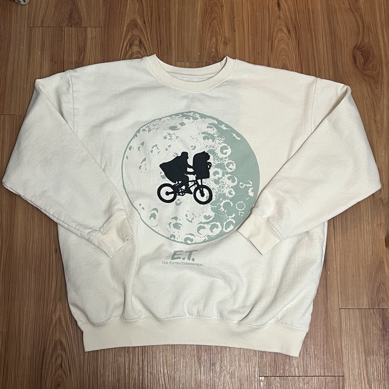 Universal Studios Embroidered E.T. Sweatshirt Uni… - image 1