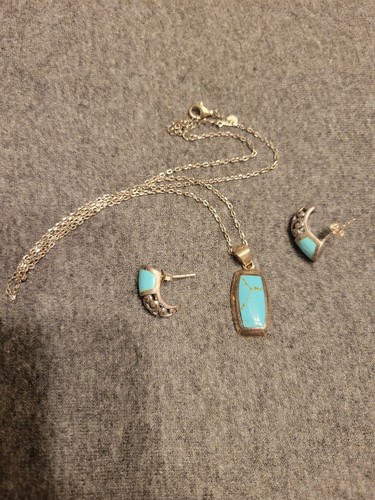 Vintage 925 Sterling Silver Turquoise Pendant Necklace & Matching Earrings Set