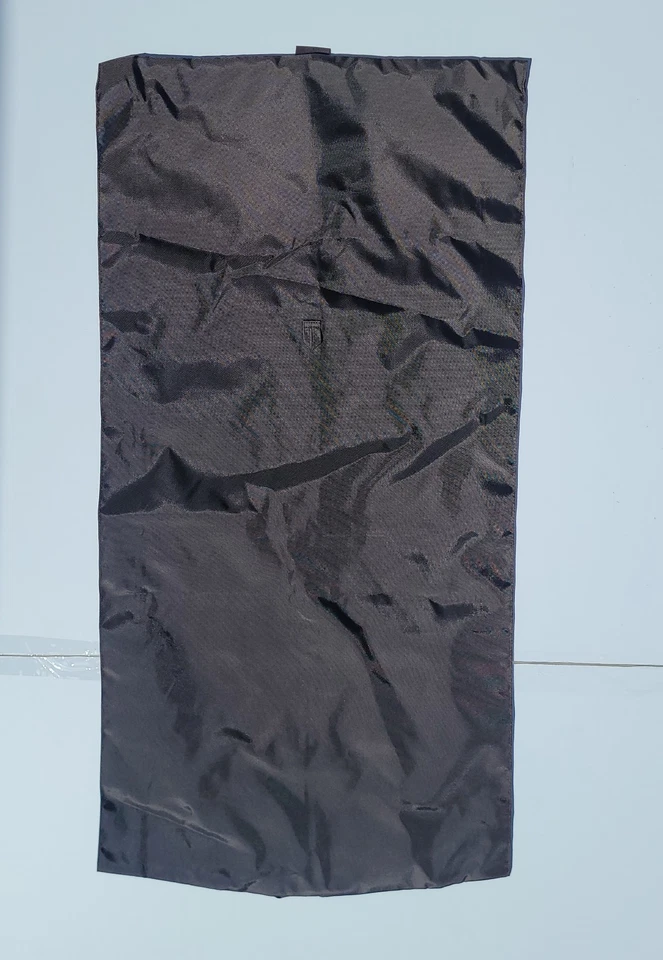 Bolso Louis Vuitton marrón con logotipo LV con percha LV, 38”X 19” usado. Foto 3 de 4