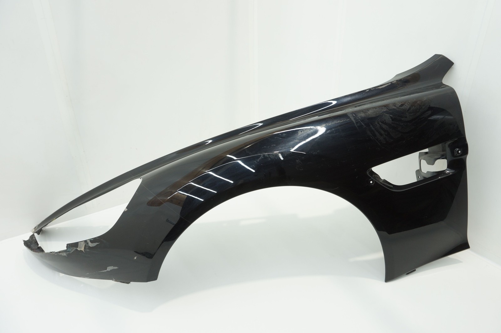 Aston Martin Vanquish 2012-2018 Front Left Fender P/N CD3316007AE