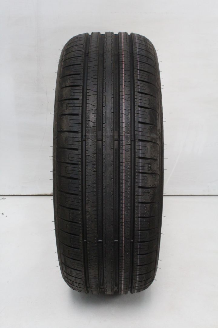 Goodyear Efficient Grip Performance Plus SealTech 215/50 R19 93T Summer Tire