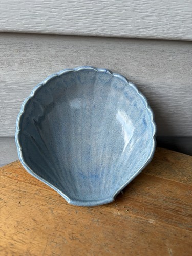 Joyce Inderbitzin Blue Seashell Beach Art Pottery Bowl Dish 5.5 Signed Ocean