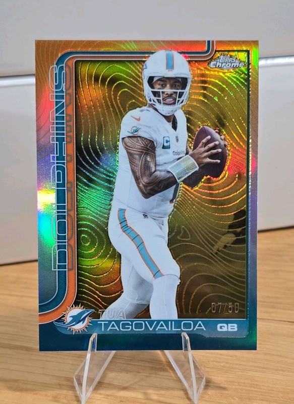 Topps 2025 Chrome Tua Tagovailoa #187 Miami Dolphins Gold 07/50