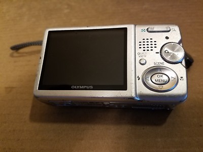 Olympus Stylus 500 5.0MP Digital Camera +256MB xD-Picture
