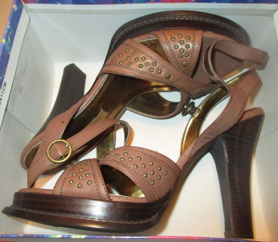 NIB Chinese Laundry Bari Women 8.5M Stud Leather Slingback  4 1/2" Heel Stiletto - Image 3 of 4