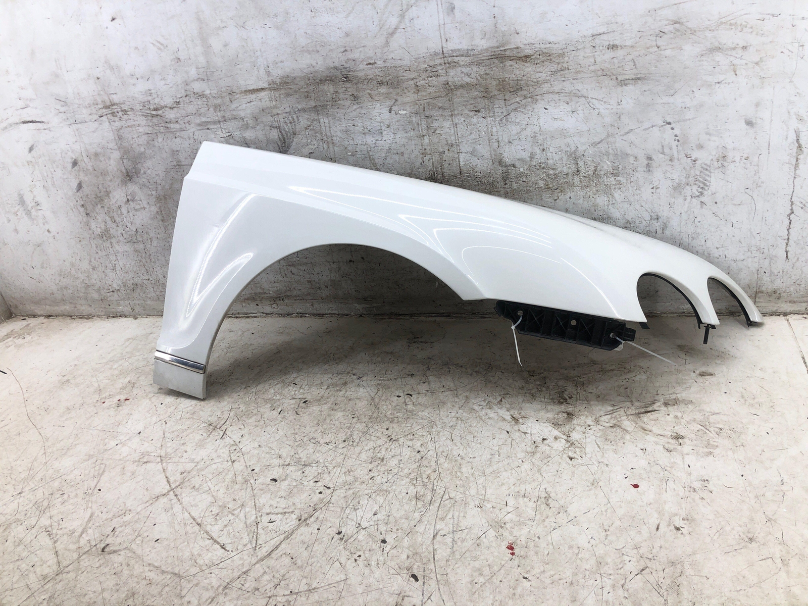 2006-2012 BENTLEY CONTINENTAL FLYING SPUR SPEED OEM RH RIGHT FENDER WHITE