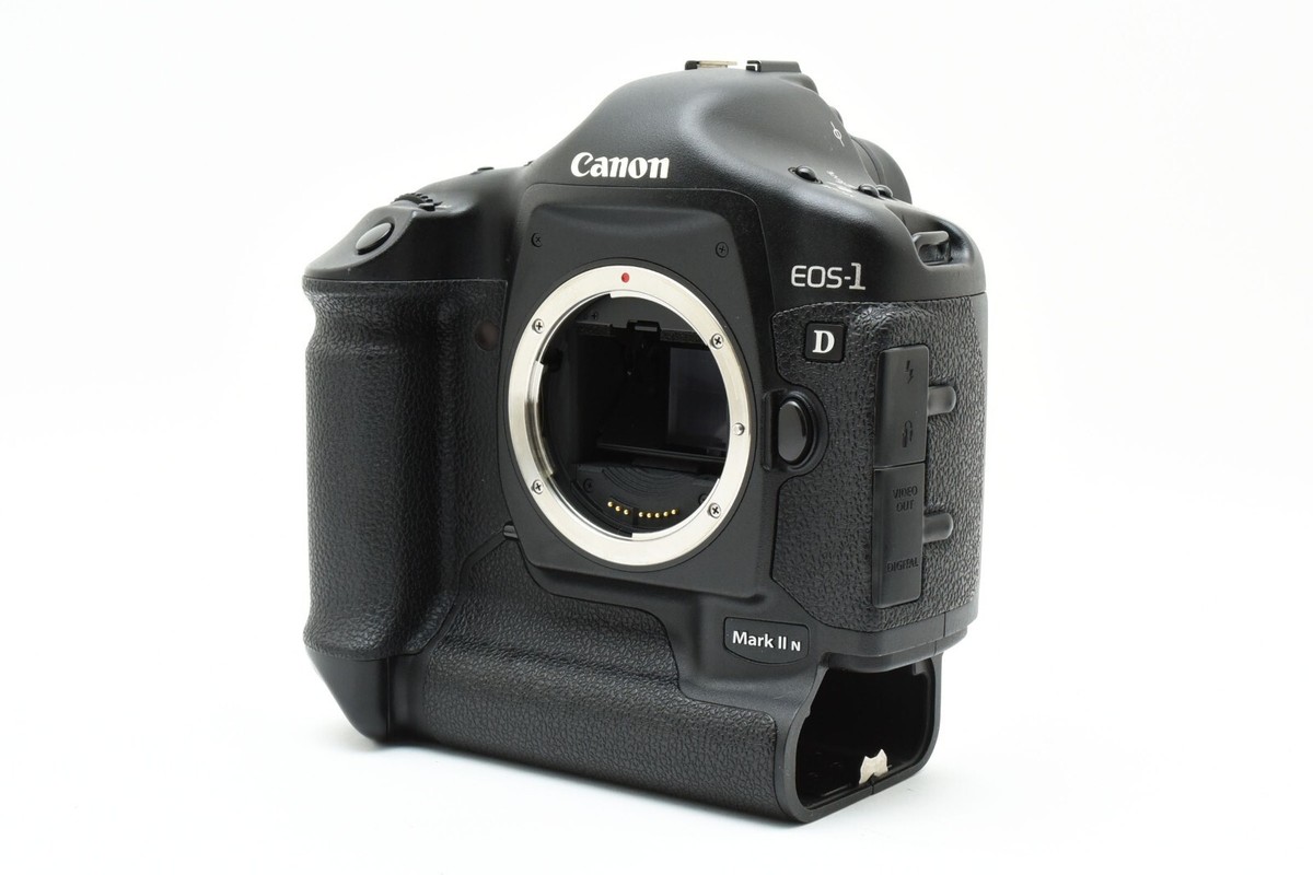 キヤノン EOS-1 D Mark II N Camera #C200 Near Mint] Canon EOS-1 D Mark II N 8.2MP Digital SLR Camera