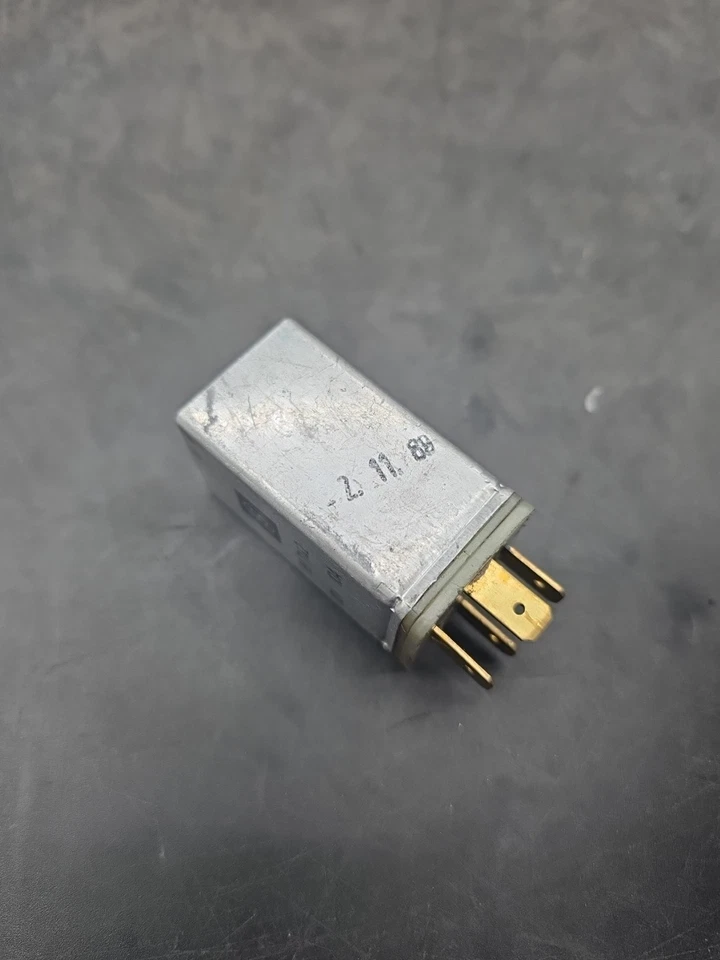 PORSCHE 911 928 944 968 ABS SISTEMA FRENOS ANTIBLOQUEO RELÉ 928 615 124 01 J2-820 Foto 3 de 4