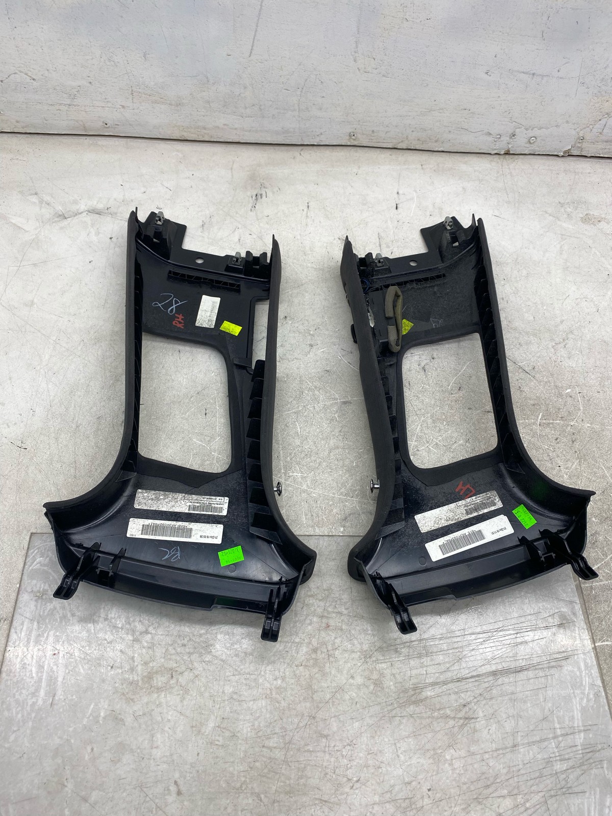 2015-2020 BENTLEY BENTAYGA RIGHT LEFT UPPER B-PILLAR TRIM PANEL SET 2 36A867240C