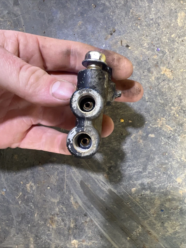 Suzuki Quadracer 250 LT250R 1988 freno delantero junta de 3 vías camiseta en T Foto 3 de 4