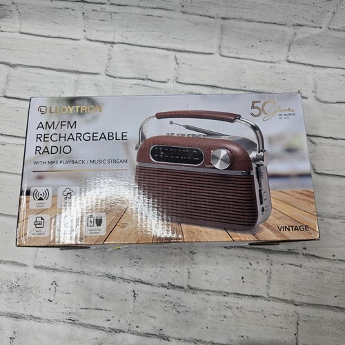 LLOYTRON Vintage Style Bluetooth AM/FM Radio-Portable MP3 Playback | Wood Effect - Picture 2 of 10