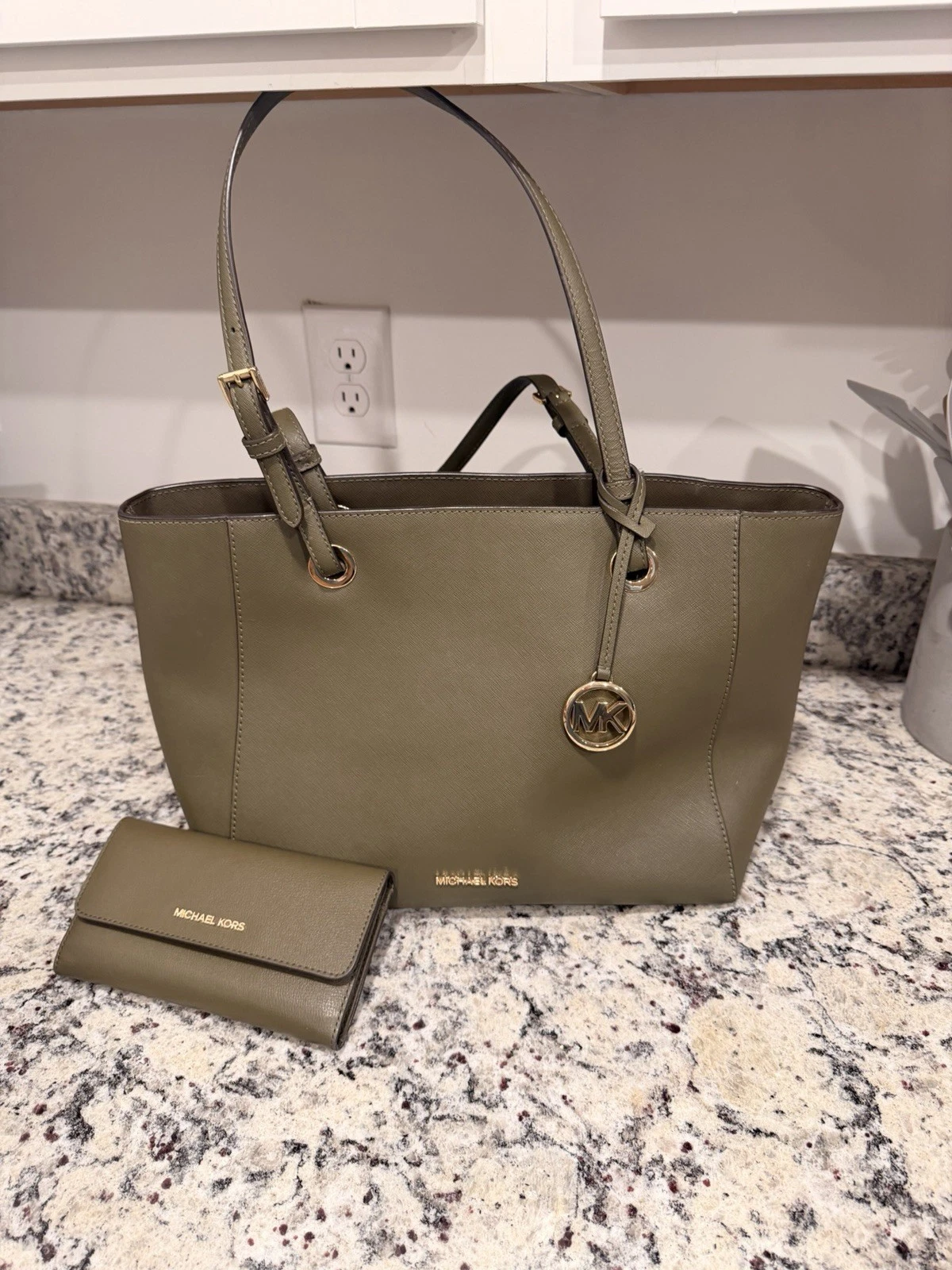 Michael Kors Olive Green Purse &Wallet Wallet Set