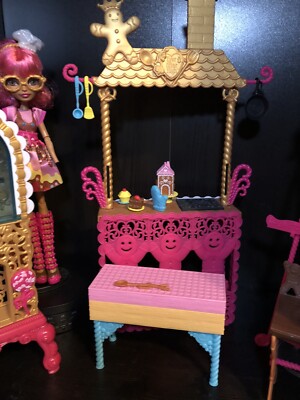 Ever After High Sugar Coated kitchen with Ginger Bread Doll Play Set Retired