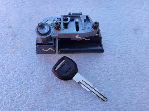 2002-2006 Honda CR-V CRV ELEMENT RSX Glove Box Latch Lock Handle BLACK With Key - Picture 2 of 2