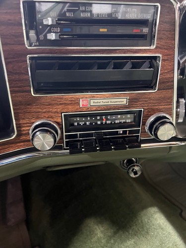 1975 Pontiac Bonneville - Picture 11 of 14