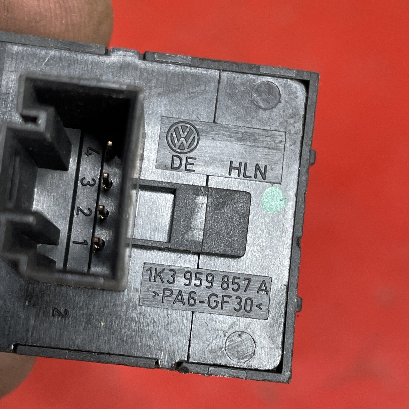 VOLKSWAGEN SCIROCCO POLO ELECTRIC WINDOW REGULATOR BUTTON SWITCH 2011