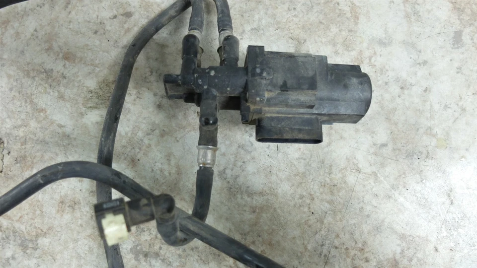 13 Polaris Sportsman MV 850 Military gas fuel pump breather pressure regulator ? Foto 2 de 4