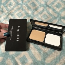 NEW Bobbi Brown Skin Weightless Powder Foundation In Shade 3 Beige. RARE SHADE 