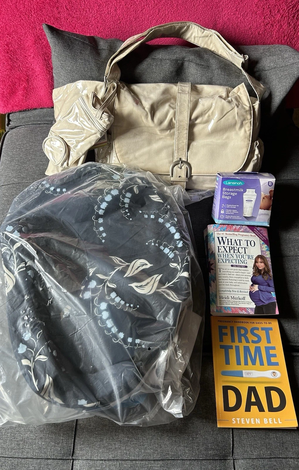 My Brest Friend Nursing Pillow/Kalencom Diaper Bag/Two Books/Breastmilk Bags Lot
Opens in a new wind
