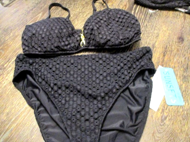 SUNSETS STYLE 30B BLACK 2 PIECE BIKINI BOTTOM SIZE 16, TOP 38F NWT - Imagem 4 de 4