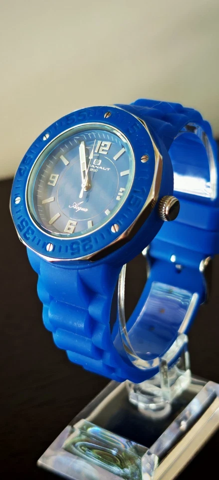 Reloj de cuarzo OCEANAUT platino para dama - esfera azul y bisel con detalles plateados Foto 3 de 4